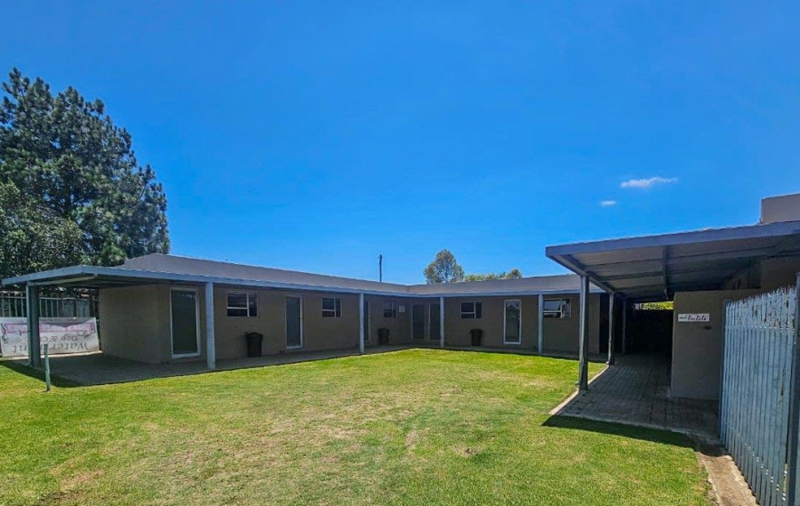 6 Bedroom Property for Sale in Oranjeville Free State